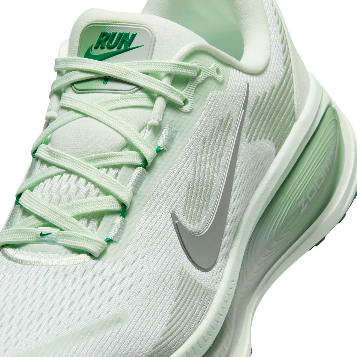 Nike Women'S Road Running Shoes Vomero 18