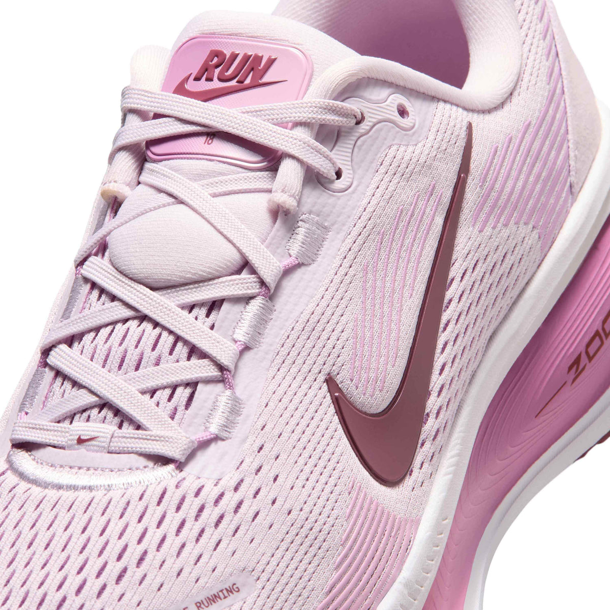Nike Women'S Road Running Shoes Vomero 18