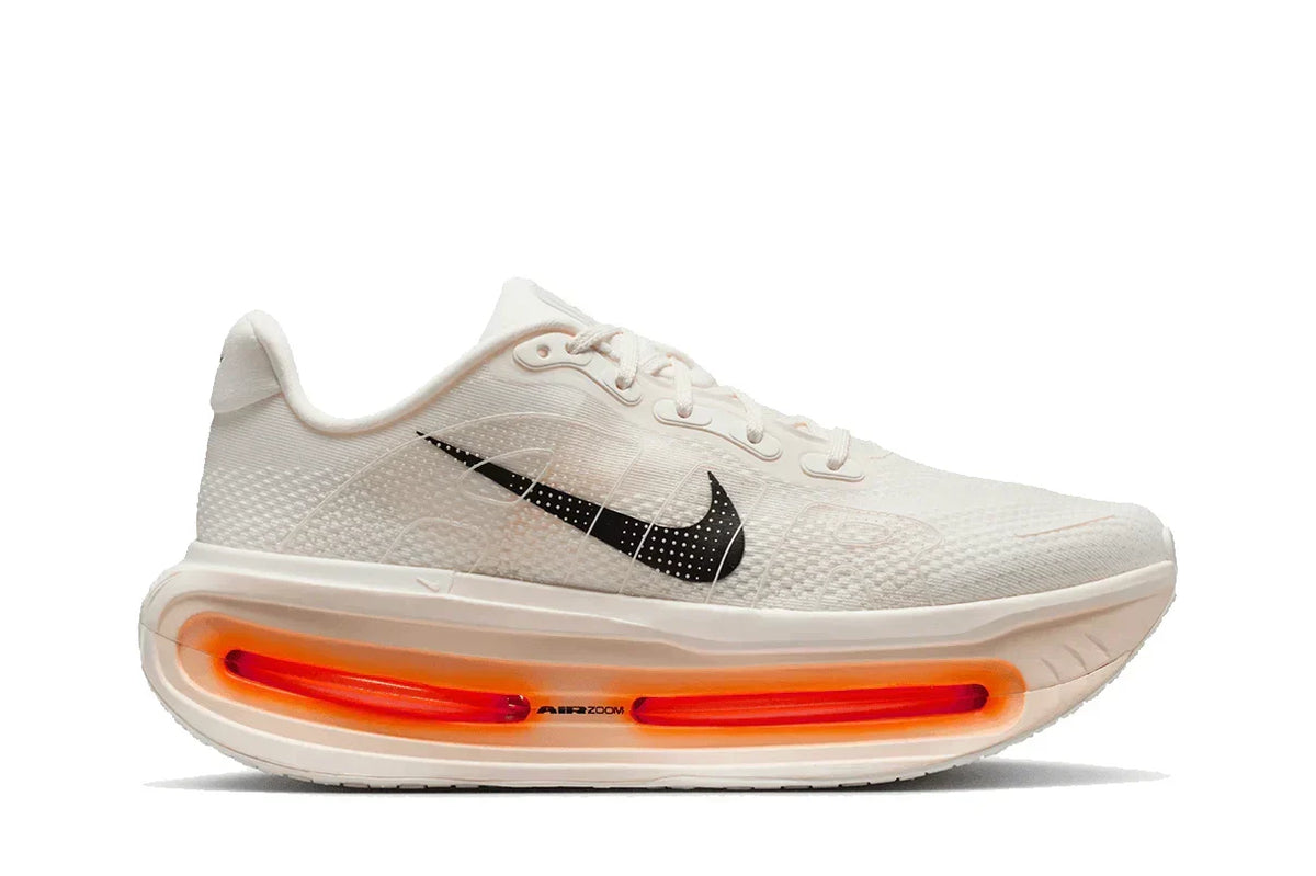 Nike Vomero Premium Sail Coconut Milk Branco trainers featuring a neutral cream and off-white colourway with a sculpted running-inspired design